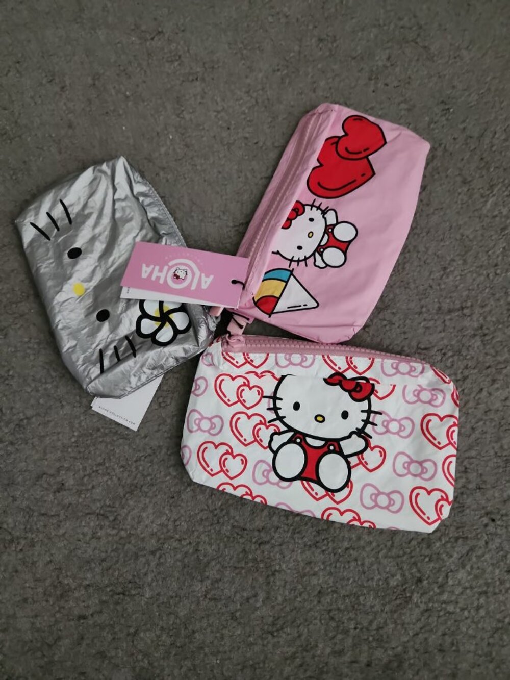Aloha Collection Hello Kitty Exclusive Limited Edition Hawaiian Mini Pouches Set